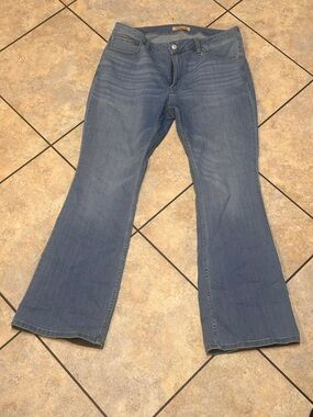 Women's Light Blue Boot-Cut Jeans - Comfortable Everyday Style